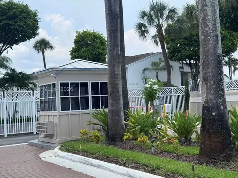 17425 NW 67th Place Hialeah FL 33015