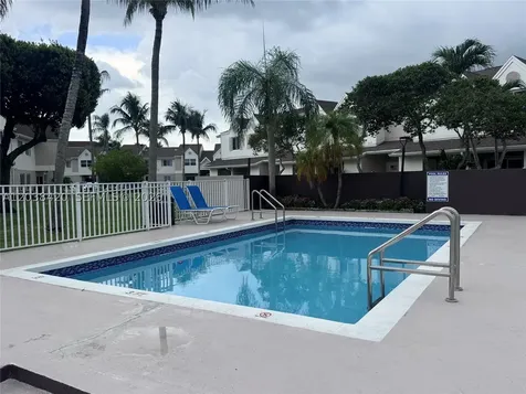 17425 NW 67th Place Hialeah FL 33015