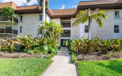 7483 SW 82nd Street Miami FL 33143