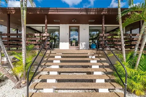7483 SW 82nd Street Miami FL 33143