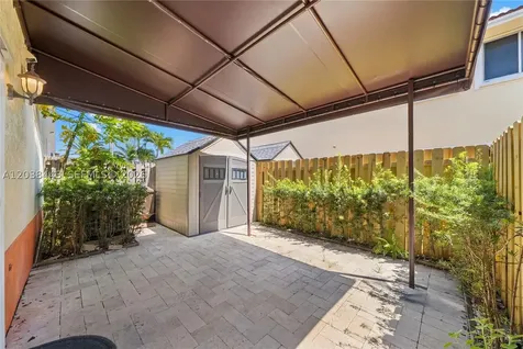 7362 NW 179th Terrace Hialeah FL 33015