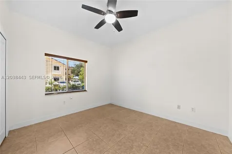 7362 NW 179th Terrace Hialeah FL 33015
