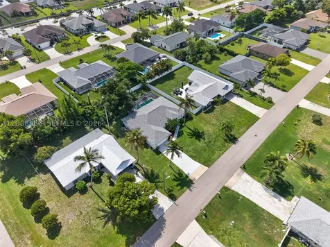 705 SW 9th Avenue Cape Coral FL 33991
