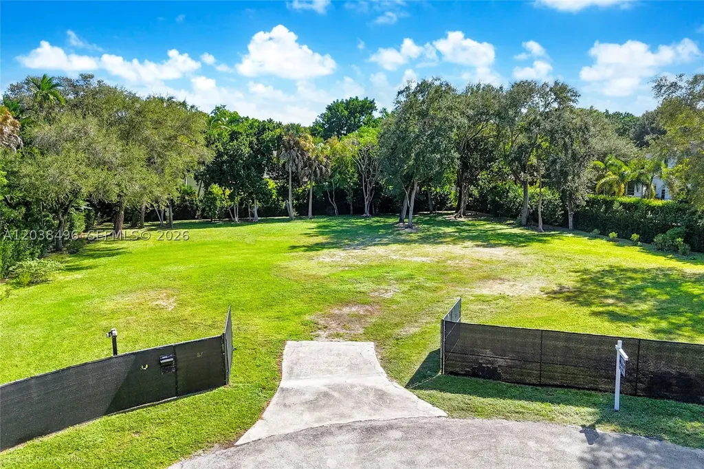 11353 SW 69th Court Pinecrest FL 33156