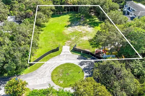 11353 SW 69th Court Pinecrest FL 33156
