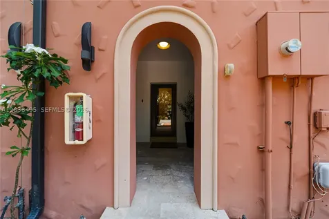 6232 Paradise Point Drive Palmetto Bay FL 33157