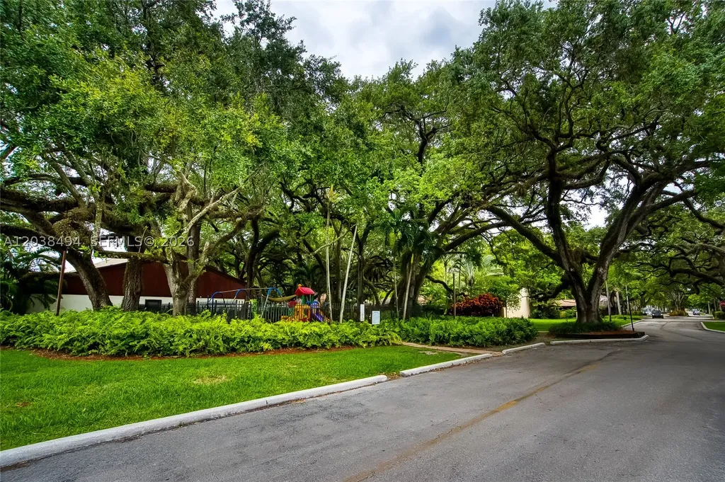 3340 Oak Drive Hollywood FL 33021