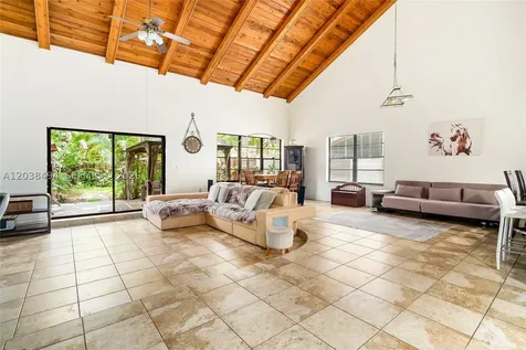 3340 Oak Drive Hollywood FL 33021