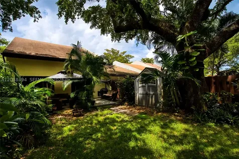 3340 Oak Drive Hollywood FL 33021