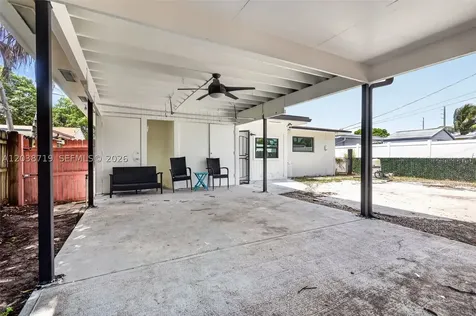 258 SW 8th Street Dania Beach FL 33004