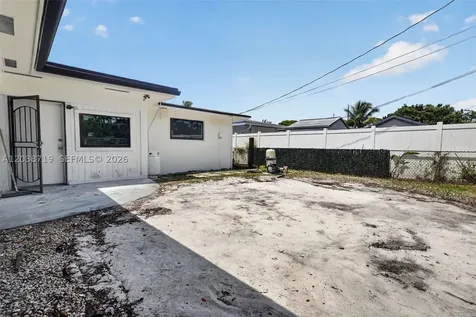 258 SW 8th Street Dania Beach FL 33004