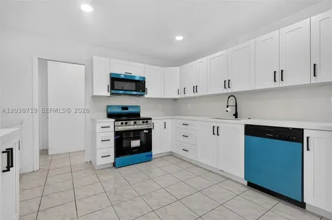 258 SW 8th Street Dania Beach FL 33004