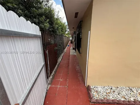 252 NW 50th Avenue Miami FL 33126