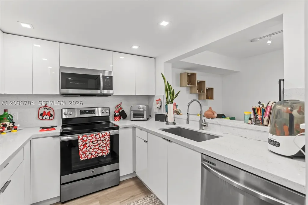 2055 SW 122nd Avenue Miami FL 33175