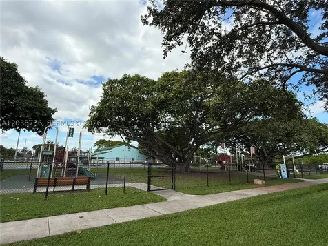 610 NE 2nd Street Dania Beach FL 33004