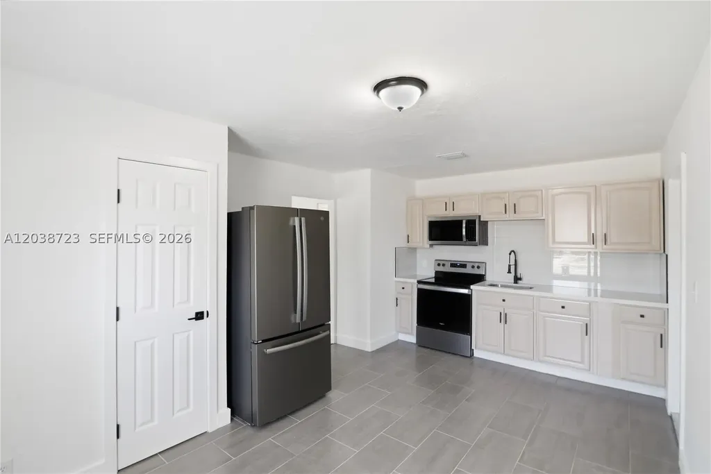 921 NW 5th Avenue Pompano Beach FL 33060