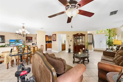 2021 Barcelona Terrace Margate FL 33063