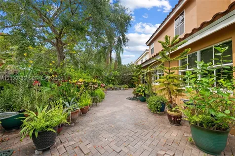 2021 Barcelona Terrace Margate FL 33063
