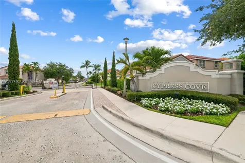 2021 Barcelona Terrace Margate FL 33063