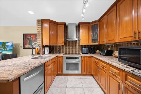 2021 Barcelona Terrace Margate FL 33063