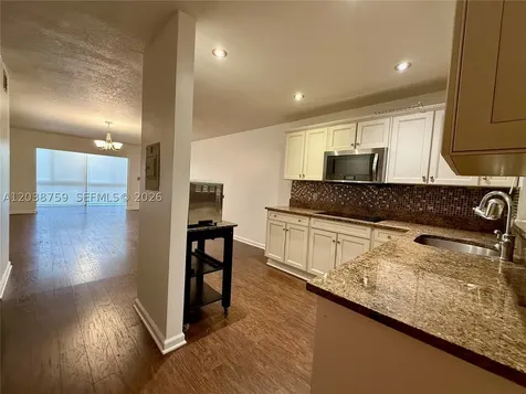 3048 E Sunrise Lakes Drive Sunrise FL 33322