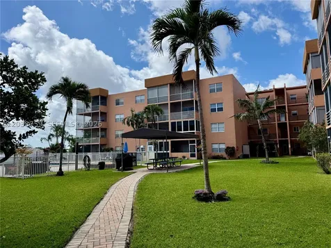 3048 E Sunrise Lakes Drive Sunrise FL 33322