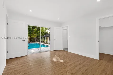 8201 SW 42nd Street Miami FL 33155
