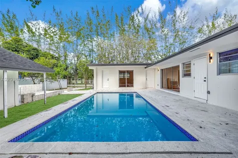 8201 SW 42nd Street Miami FL 33155