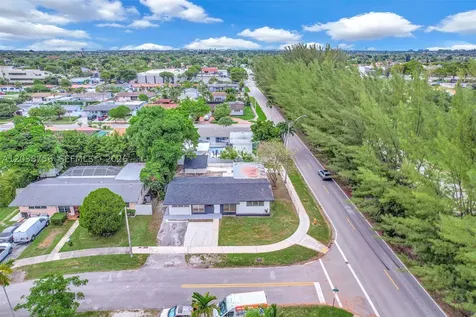 8201 SW 42nd Street Miami FL 33155