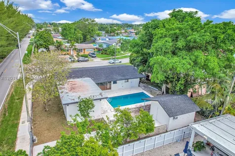 8201 SW 42nd Street Miami FL 33155