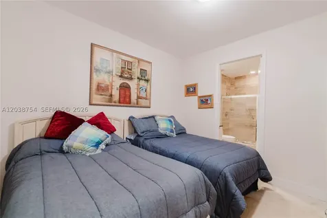 15811 Collins Avenue Sunny Isles Beach FL 33160