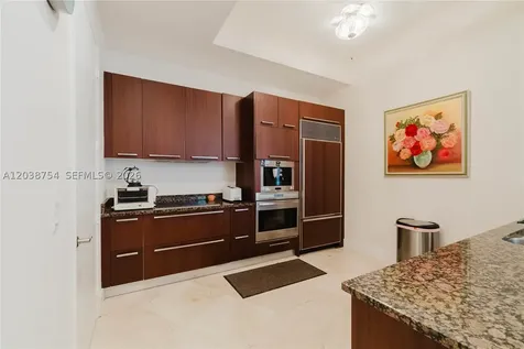 15811 Collins Avenue Sunny Isles Beach FL 33160