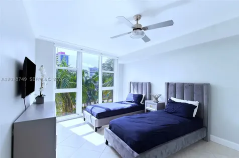 Hallandale Beach FL 33009