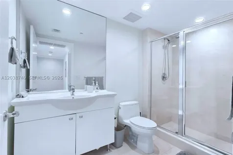 Hallandale Beach FL 33009