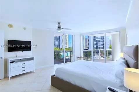 Hallandale Beach FL 33009