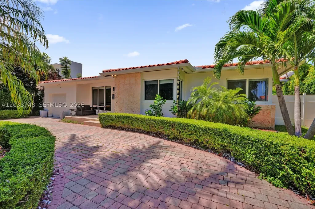 2025 Alamanda Drive North Miami FL 33181