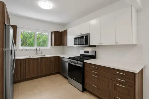 2025 Alamanda Drive North Miami FL 33181