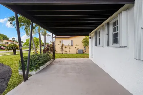 1805 NW 189th Terrace Miami Gardens FL 33056