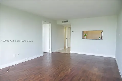 482 NW 165th St Road Miami FL 33169