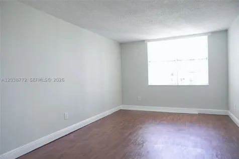 482 NW 165th St Road Miami FL 33169