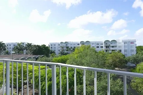 482 NW 165th St Road Miami FL 33169