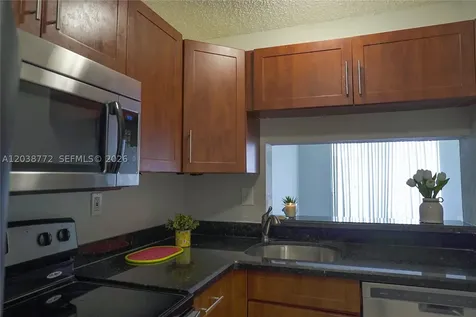 482 NW 165th St Road Miami FL 33169