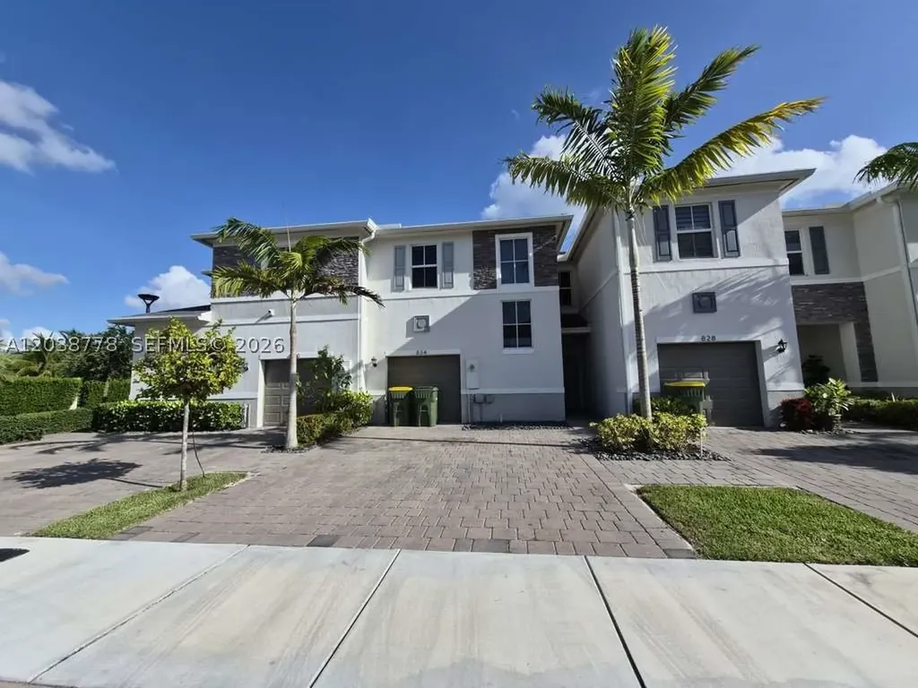 834 SE 16th Court Homestead FL 33034