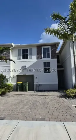 834 SE 16th Court Homestead FL 33034