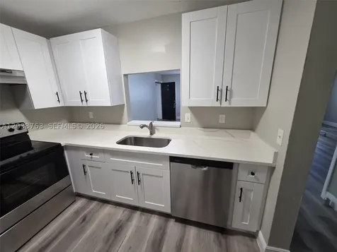 4240 Woodside Drive Coral Springs FL 33065
