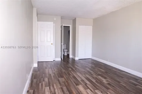 4240 Woodside Drive Coral Springs FL 33065