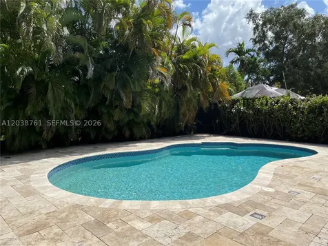 6129 SW 28th Street Miami FL 33155