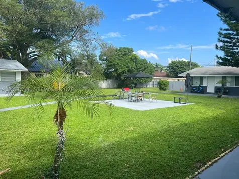 325 NE 2 Hallandale Beach FL 33009