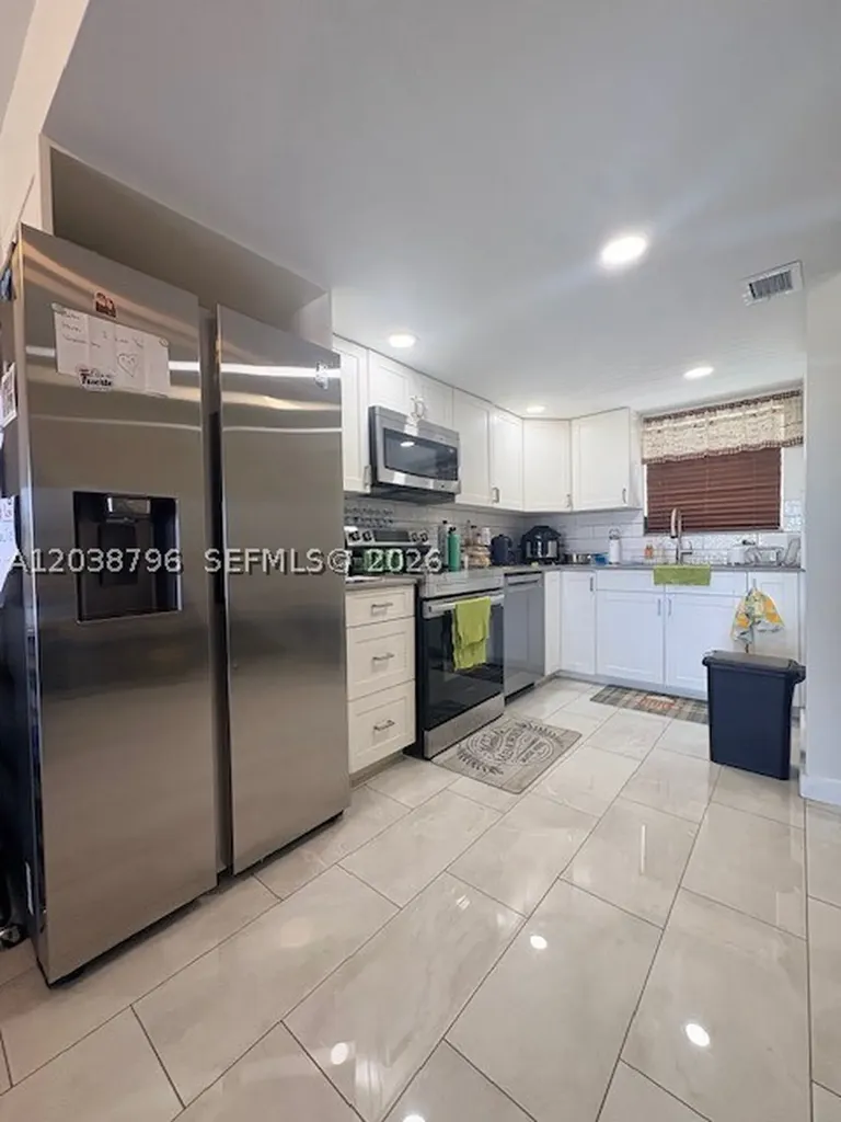 9375 Fontainebleau Boulevard Miami FL 33172