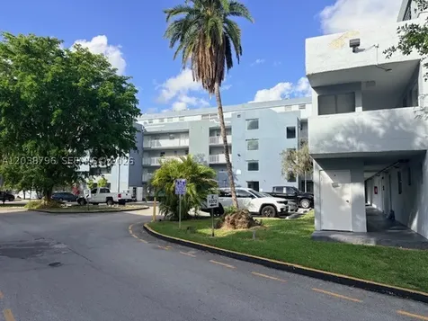 9375 Fontainebleau Boulevard Miami FL 33172